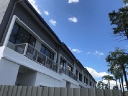Unfurnished Terrace For Sale At Lakefield Residences, Tropicana Heights