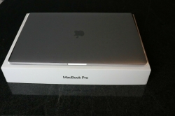  Apple MacBook Pro 15, 2020, touch bar WhatsApp+12392917157